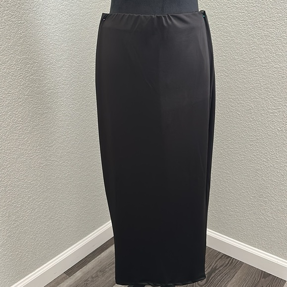 NWT Elegant Black Pencil Skirt - Picture 4 of 6
